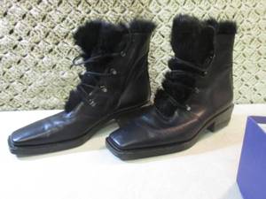 lot 143 image: Pair of Ladies Stuart Weitzman Blac...