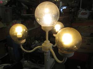 lot 146 image: 4-Light Floor Lamp Tested and Works...