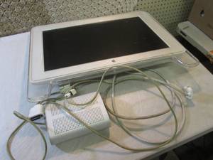 lot 148 image: 23 Apple Cinema Display Monitor wi...