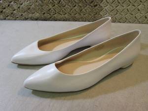 lot 192 image: Pair of Ladies Nine West White Shoe...