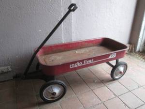 lot 199 image: Vintage Radio Flyer 90 Wagon  RM4...