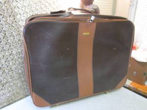 lot 201 image: Large Samsonite Suitcase  A-3T...