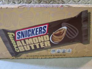 lot 255 image: Box of 24 Snickers Creamy Almond Bu...