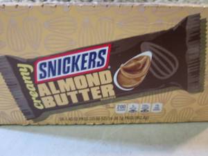 lot 256 image: Box of 24 Snickers Creamy Almond Bu...