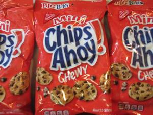 lot 294 image: 12 Bags of Mini Chips Ahoy Chewy Co...