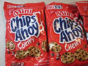 lot 300 image: 12 Bags of Mini Chips Ahoy Chewy Co...