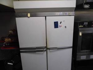 lot 1 image: Hobart Refrigerator