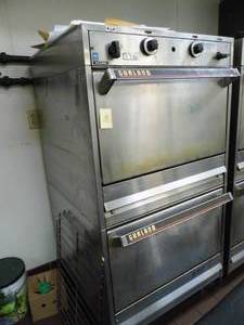 lot 13 image: Garland Double Oven