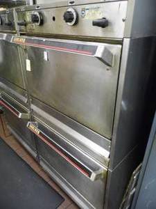 lot 14 image: Garland Double Oven
