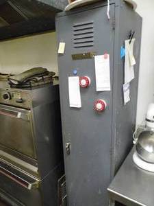 lot 15 image: Locker