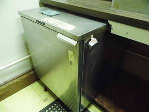 lot 25 image: Defield Cooler