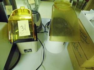 lot 31 image: Lot of 2 Air Poppers