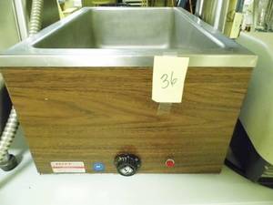 lot 36 image: Hot Tote Warmer