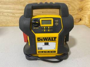 lot 7 image: DEWALT 1400 Peak Amp Jump Starter with Digital Compressor