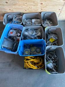 lot 15 image: Lot of Water HosesConnectors