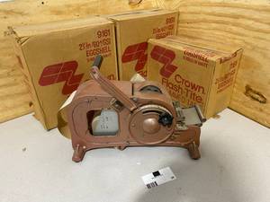 lot 36 image: TAPESHOOTER MODEL 100 - Gummed Tape Dispenser