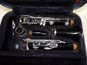 lot 6 image: Vintage Kenosha, WI Clarinet in case