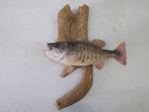 lot 16 image: Vintage Bass Wall Mount
