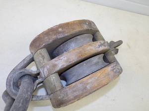 lot 23 image: Large Vintage Double Block and Tackle Pulley