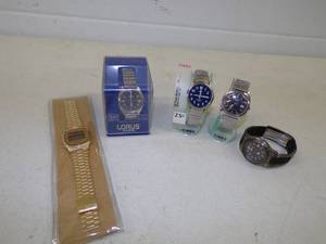lot 26 image: 5 Watches Timex, Lorus