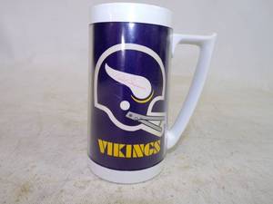 lot 57 image: Thermo-Serv Vintage Vikings Mug Signed by Bill Boom Boom Brown