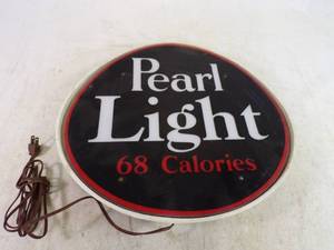 lot 79 image: Pearl Beer Lighted Sign, Need new bulb