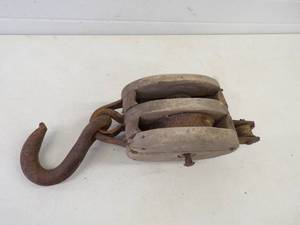 lot 81 image: Large Vintage Double Block and Tackle Pulley