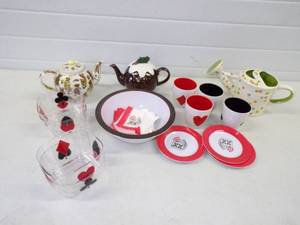 lot 98 image: Unused Poker Party Entertainment  set with 2 Vintage Ceramic Flower Pot and Tea Pot