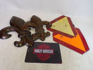 lot 120 image: Signs and Wall Displays