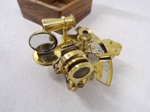 lot 121 image: Vintage Brass Survey Equipment