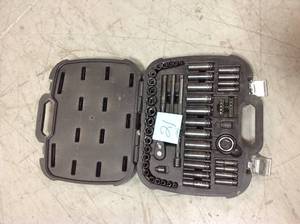 lot 21 image: Husky 38 in. Drive 100-Position Universal SAE and Metric Mechanics Tool Set (60-Piece) USED in good condition