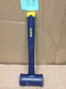 lot 88 image: Estwing 45 oz. Dead-Blow Hammer in good condition