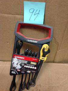 lot 94 image: Husky 100-Position Double Ratcheting Wrench Set SAE (6-Piece) in good condition