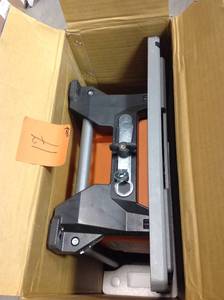 lot 17 image: Ridgid 6.5 Amp Corded 7 in. Table Top Wet Tile Saw USED in working condition