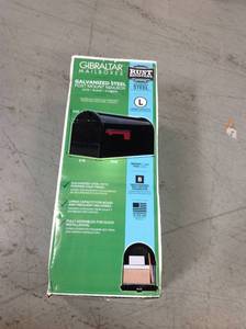 lot 38 image: Gibraltar Mailboxes Elite Large Galvanized Steel Post-Mount Mailbox in Black  in good condition