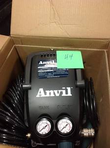 lot 44 image: ANVIL 2G Pancake Air Compressor in good condition