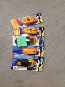 lot 102 image: MIX LOT OF ZIRCON STUDSENSOR & SCANNER HD900 HD25 (5)