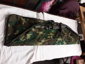 lot 6 image: Compound Bow With Case (No Label)