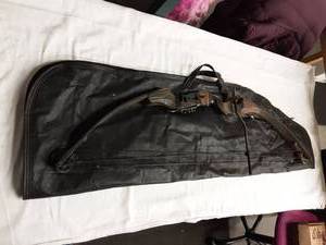 lot 8 image: Compound Bow With Case (No Label)