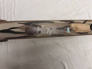 lot 11 image: Hoyt Raider Compound Bow 28 Draw