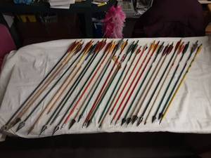 lot 15 image: Approx. 30 Wood Arrows (Some With Broad Head Tips)