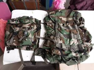 lot 42 image: 2 Piece Large Field Pack With Internal Frame