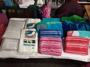 lot 48 image: 8-Beach Towels, 2-Chaise Covers, 2-Chaise Towels (Fitted)