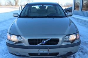 lot 4862 image: 2002 Volvo S60 - 2 Owners -