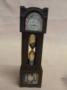 Vintage Hour Glass