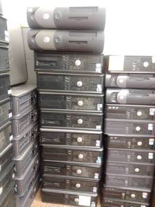 lot 985 image: Dell Computer Towers (11) Mostly working, some may be parts only.