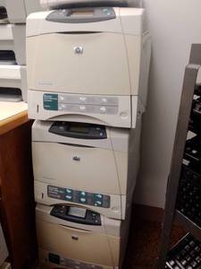 lot 992 image: HP Laser Jet Printers (3) 4350DNTN (2) and 4350DNTN (1) Powers up, no known issues.