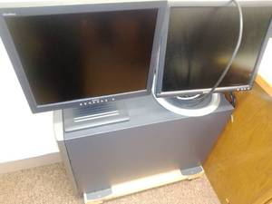 lot 1200 image: Dell Power Edge2800 Model ECM, caster frame, monitors (2) Working Network Computers.