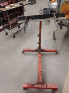 lot 1216 image: Engine Stand, Model 571, 1250 lbs