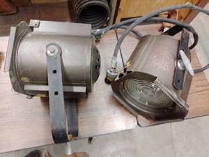 lot 897 image: 2 Vintage Stage Can Spotlights Can Length 8in x 6in. diam. Glass Covers intact